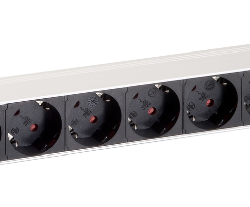 Equip 333293 unidad de distribución de energía (PDU) 8 salidas AC 1U Negro, Plata
