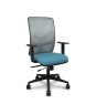 Piqueras y Crespo Silla Motilla traslack malla gris asiento bali azul cielo brazos 1D base piramidal ruedas 65mm