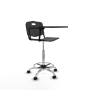 Piqueras y Crespo Taburete Robledo giratorio pl?stico negro brazo con pala diestros base cromada ruedas nailon 50mm