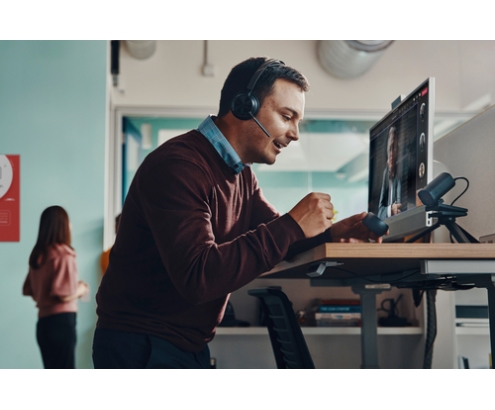 Poly Auriculares Voyager Focus 2 USB-C-C + adaptador USB-C/A