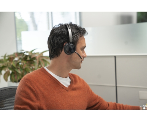 Poly Auriculares Voyager Focus 2 USB-C-C + adaptador USB-C/A