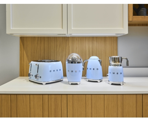 Smeg KLF03PBEU tetera eléctrica 1,7 L 2400 W Azul