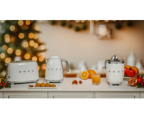 Smeg KLF03WHEU tetera eléctrica 1,7 L 2400 W Blanco