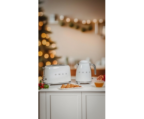 Smeg KLF03WHEU tetera eléctrica 1,7 L 2400 W Blanco